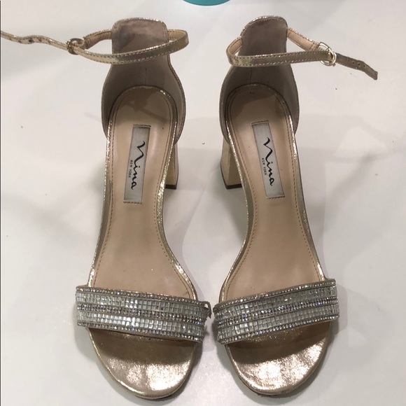 nina elenora pumps